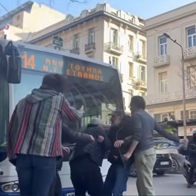 Θεσσαλονίκη: Τέθηκε σε διαθεσιμότητα ο οδηγός του ΟΑΣΘ που ξυλοκόπησε άλλον οδηγό