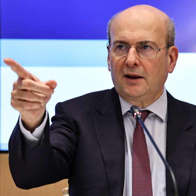 Χατζηδάκης: «Δεν μπορεί να περάσει κανείς αυτή την κρίση αβρόχοις ποσί» - Τι είπε για τα διυλιστήρια