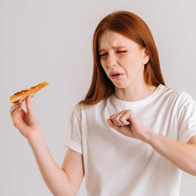 Τι να κάνετε αν η τροφή κατέβει από τον αεραγωγό αντί τον οισοφάγο