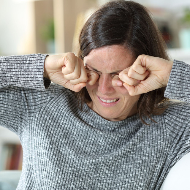 Φαγούρα στα μάτια: Γιατί το τρίψιμο μπορεί να προκαλέσει μεγαλύτερη βλάβη