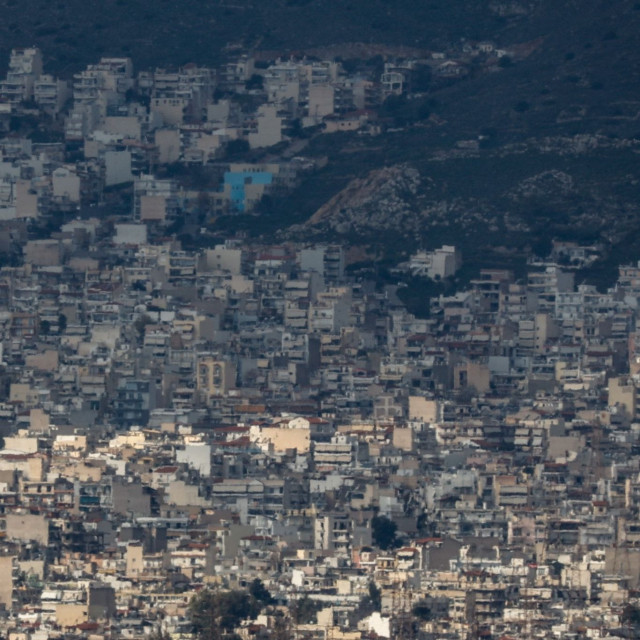 Οι τιμές των ακινήτων καλπάζουν: Πόσα ενοίκια απαιτούνται για αγορά κατοικίας σε Γλυφάδα -Δραπετσώνα