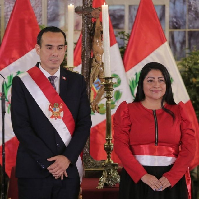 Περού: Παραιτήθηκε η πρωθυπουργός Μιράγιες