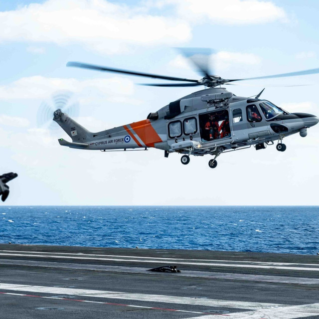 Ελληνικό ελικόπτερο στο γαλλικό αεροπλανοφόρο «Charles de Gaulle»