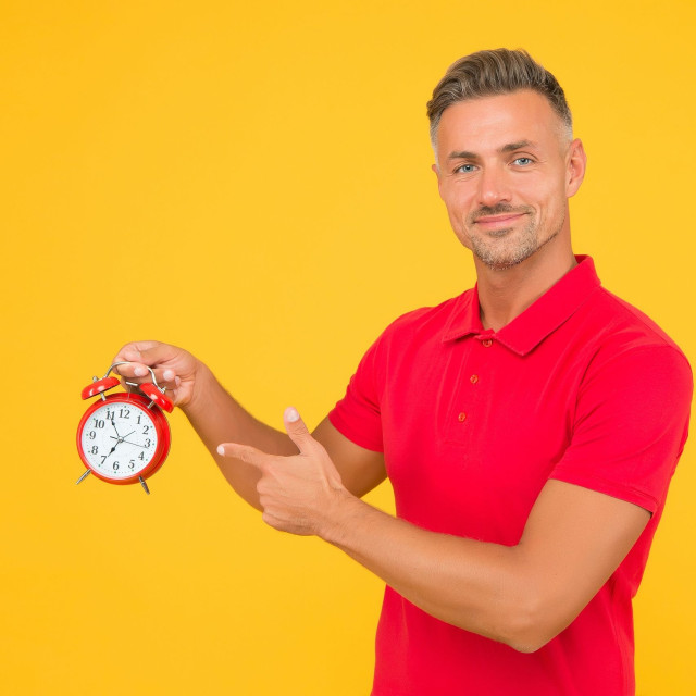 Ο “κανόνας μετά τις 18:30”: Η απλή συνήθεια που καταπραΰνει το άγχος