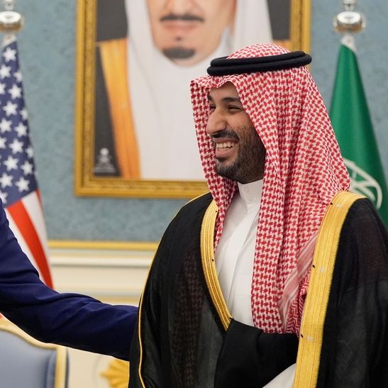 Κόλπος: Τα σουνιτικά κράτη χάνουν την υπομονή τους – Πιέζουν τον Τραμπ να «τελειώσει» το Ιράν