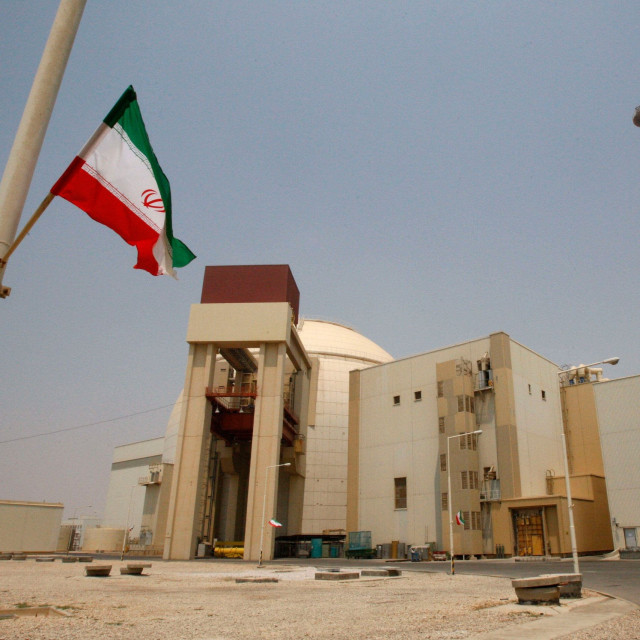 IAEA: Βλήμα έπληξε το πυρηνικό συγκρότημα του Μπουσέρ στο Ιράν