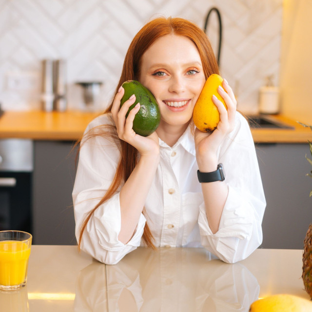 Δύο συγκεκριμένα φρούτα ρίχνουν την πίεση και υποστηρίζουν την καρδιά – Τι έδειξε νέα έρευνα
