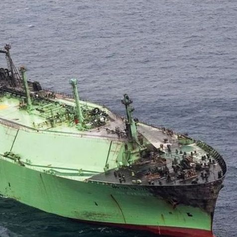 Περιβαλλοντική «βόμβα» έτοιμη να εκραγεί στη Μεσόγειο: Ρωσικό τάνκερ γεμάτο LNG πλέει ακυβέρνητο