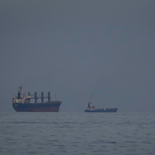 CENTCOM: Πλήγματα με βόμβες 5.000 λιβρών σε ιρανικές πυραυλικές θέσεις κοντά στα Στενά του Ορμούζ