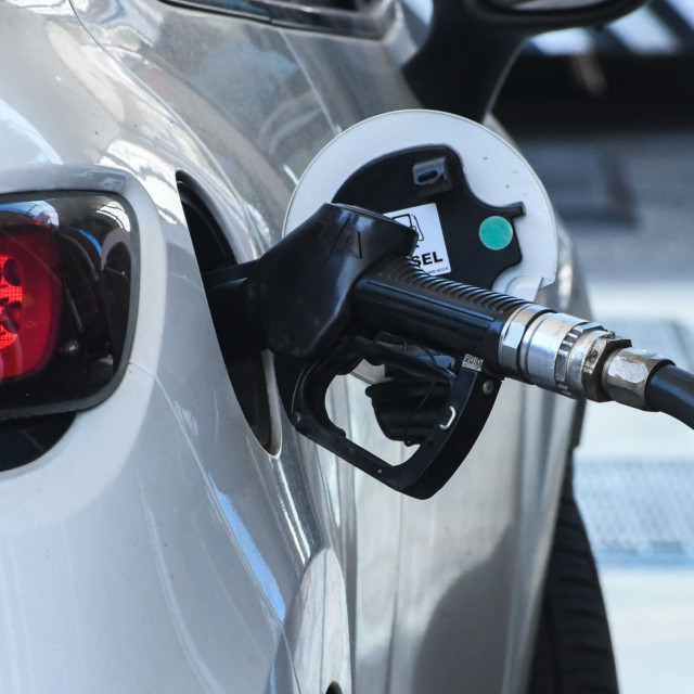 Μυτιλήνη: Λουκέτο επ' αόριστον στα βενζινάδικα του νησιού - Τι ζητούν οι επαγγελματίες