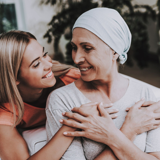 Έρευνα: Οι γυναίκες είναι 21% πιο πιθανό να επιβιώσουν από 12 τύπους καρκίνου – Ποιοι είναι