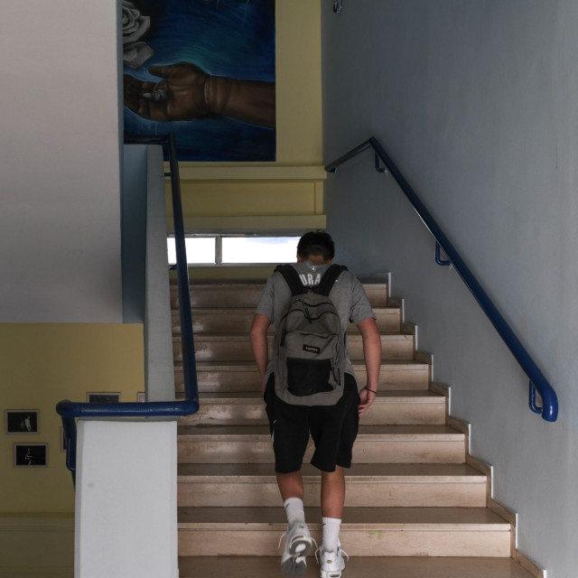 «Μαθητής προσπάθησε να με χτυπήσει μπροστά στη διευθύντρια»: Καθηγητής καταγγέλλει στο Newsbomb