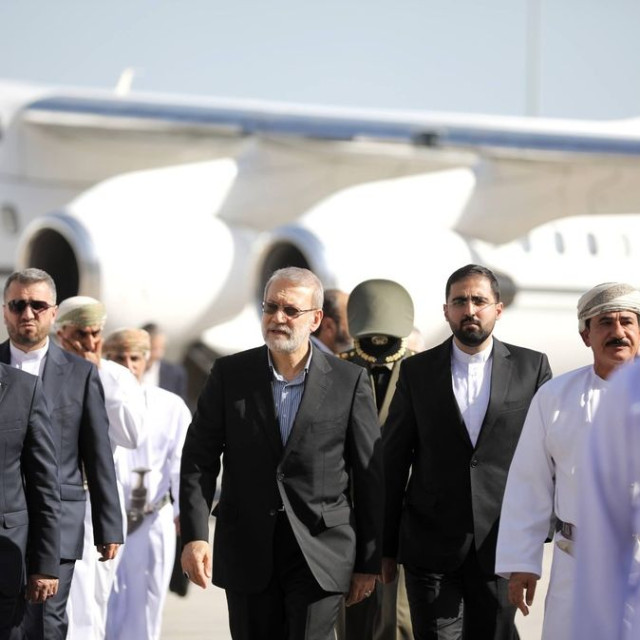 Ο κρυμμένος πλούτος του Αλί Λαριτζάνι: Ύποπτες συναλλαγές με Κίνα, ακίνητα σε Ντουμπάι και Μαλαισία