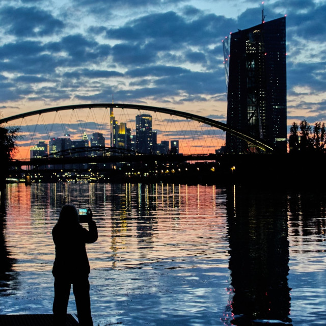 ΕΚΤ: Αμετάβλητα στο 2% τα επιτόκια – Προβληματισμός για τον πληθωρισμό