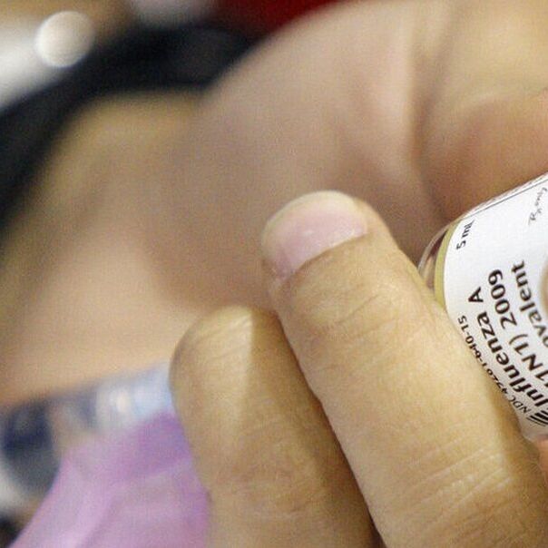 Βρετανία: Αυξήθηκαν σε 27 τα επιβεβαιωμένα και ύποπτα κρούσματα μηνιγγίτιδας 