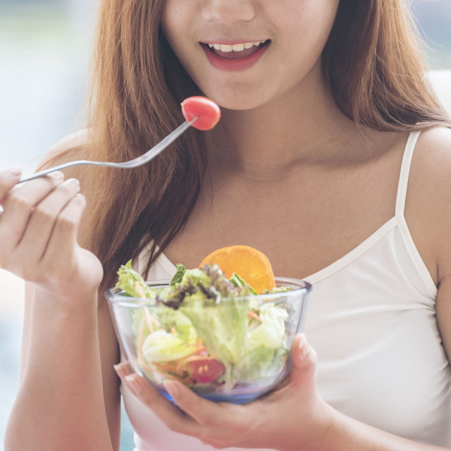 Τρώτε αρκετές φυτικές ίνες; Πώς επηρεάζουν τον κίνδυνο καρκίνου του παχέος εντέρου