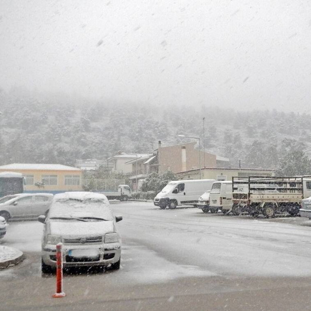 Σε χειμωνιάτικους ρυθμούς ο καιρός – Με κρύο, χιόνια και λασποβροχές το Σαββατοκύριακο