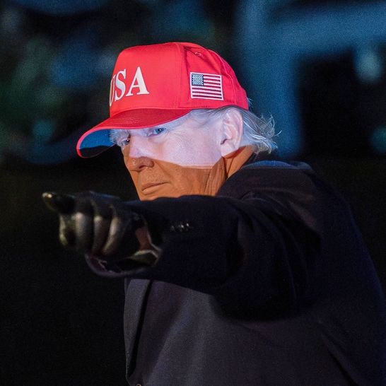 Axios: Ο Τραμπ εξετάζει την κατάληψη του νησιού Χαργκ για να αναγκάσει το Ιράν να ανοίξει τα Στενά