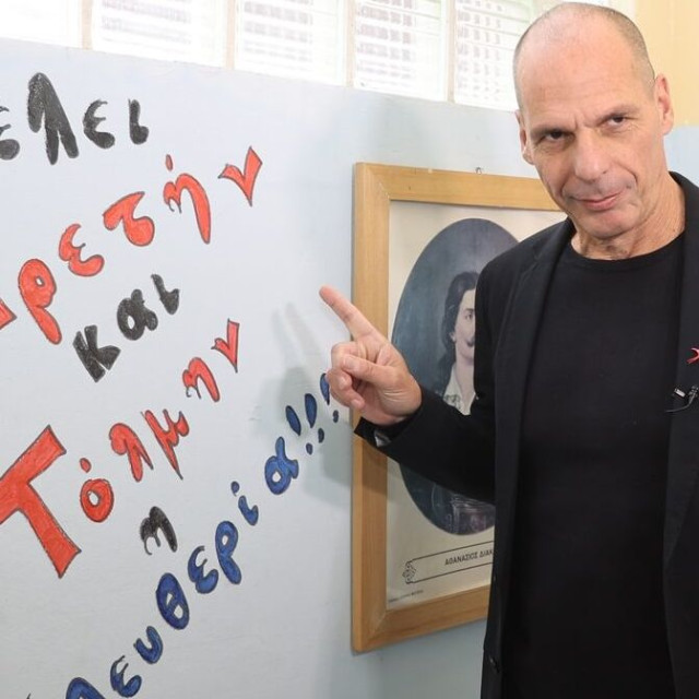 Απίστευτη δήλωση Βαρουφάκη στη Hurriyet: Κακώς έστειλε η Ελλάδα F16 και φρεγάτες στην Κύπρο