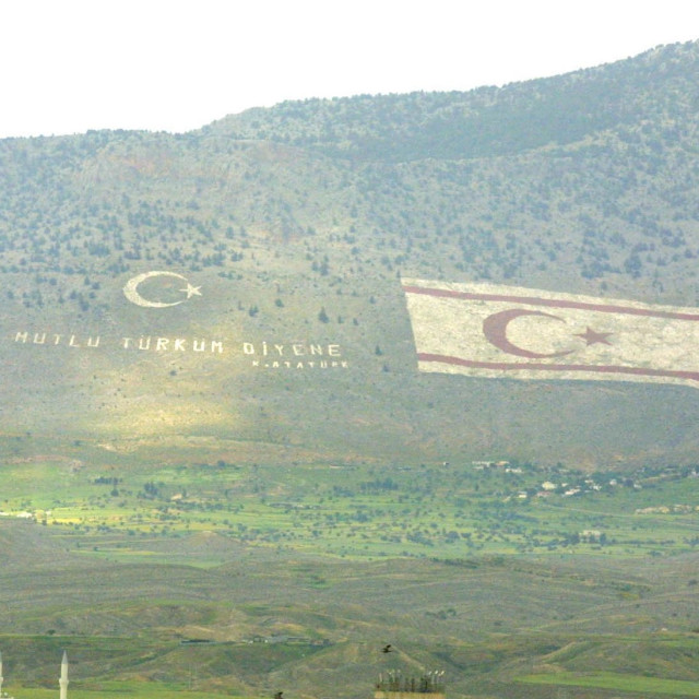 Αναστάτωση με πληροφορίες για χτύπημα από υποβρύχιο στα ύδατα του ψευδοκράτους στην Κύπρο