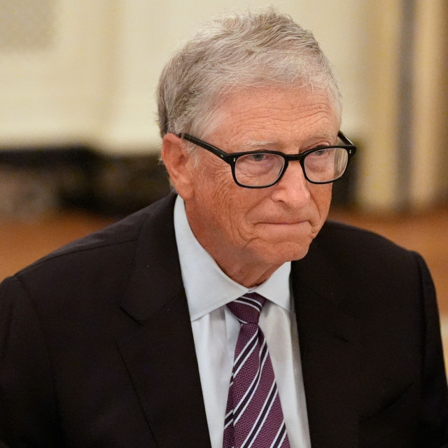 Μπιλ Γκέιτς: Τα τρία επαγγέλματα που θα «σωθούν» από την τεχνητή νοημοσύνη