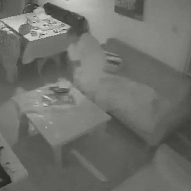 Πυραυλικό χτύπημα στην Ντιμόνα ανατινάζει τα παράθυρα σπιτιού - Η αντίδραση της ιδιοκτήτριας