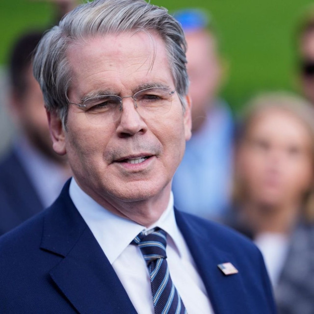 Υπουργός Οικονομικών ΗΠΑ: Έχουμε πολλά λεφτά για τον πόλεμο στο Ιράν - Τι είπε για τον... Χίτλερ