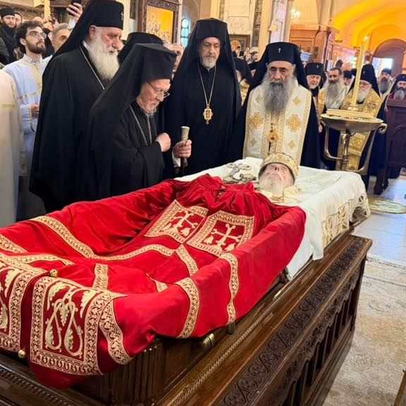 Πανορθόδοξη συγκίνηση στο ύστατο χαίρε για τον Πατριαρχή Γεωργίας Ηλία - Βίντεο