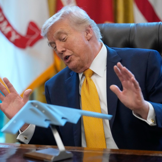 Axios: Ο Τραμπ μιλά για «αποκλιμάκωση» και διαμορφώνει πλαίσιο διαπραγματεύσεων με το Ιράν