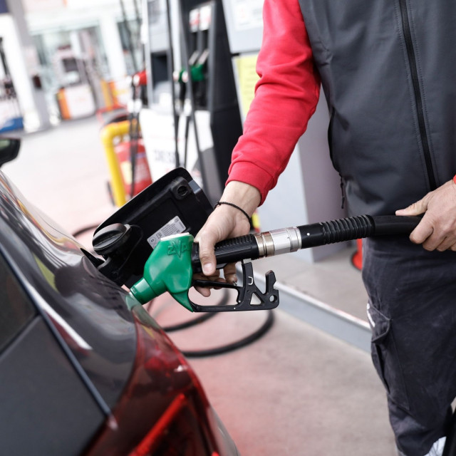 Ζάγκα: «Όπως πάμε η βενζίνη θα φτάσει τα 2,5 ευρώ», λέει η πρόεδρος βενζινοπωλών Αττικής