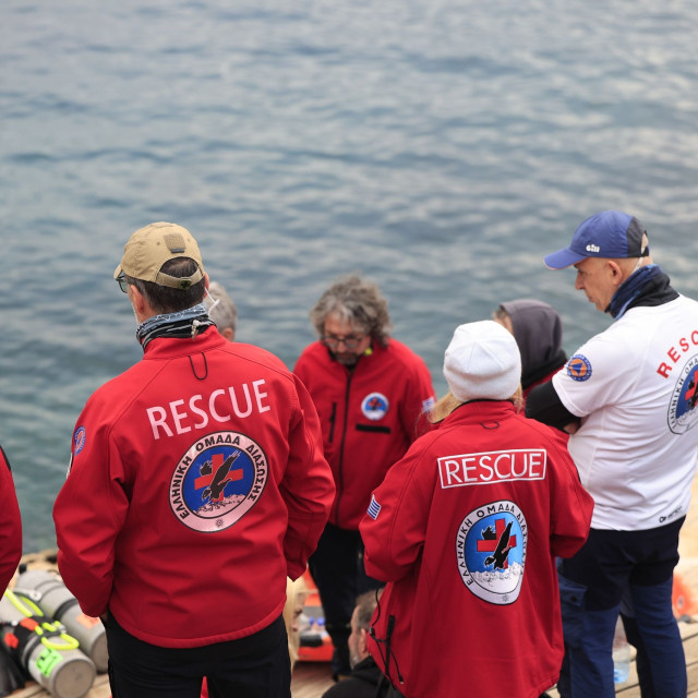 Βουλιαγμένη: «Στον πυθμένα υπάρχει τρύπα αλλά δεν ξέρουμε πού πάει» λέει ο πρόεδρος Ομάδας Διάσωσης