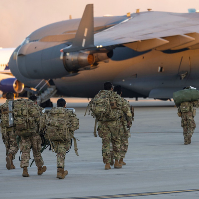 Bloomberg: Οι ΗΠΑ μεταφέρουν το μεγαλύτερο μέρος των stealth πυραύλων για τον πόλεμο κατά του Ιράν