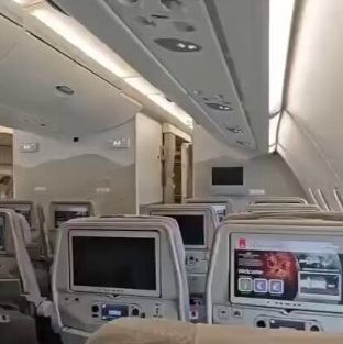 Θλιβερή εικόνα: Οι έρημοι αεροδιάδρομοι του Ντουμπάι -  Άδειες πτήσεις προς τα ΗΑΕ