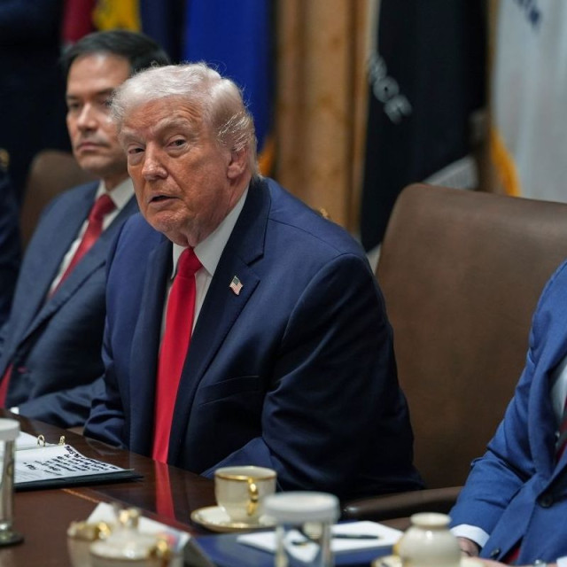 «Εξόντωσαν τους πάντες, μιλάμε με τον πιο αξιοσέβαστο»: Ποιος Ιρανός μιλάει με τις ΗΠΑ