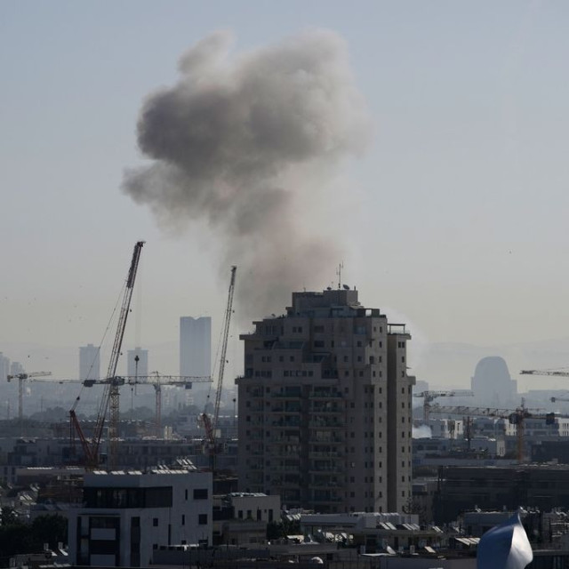 Ιράν: Ο υπουργός Ενέργειας λέει ότι οι σταθμοί παραγωγής ενέργειας μπορούν να ανοικοδομηθούν γρήγορα