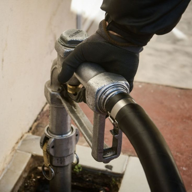 Θεσσαλονίκη: Άνδρας έκλεψε 250 λίτρα πετρέλαιο από φορτηγό και συνελήφθη