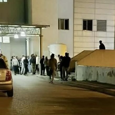 Αγρίνιο: Συμπλοκή Ρομά έξω από το Νοσοκομείο – Κλούβες της ΕΛΑΣ στο σημείο