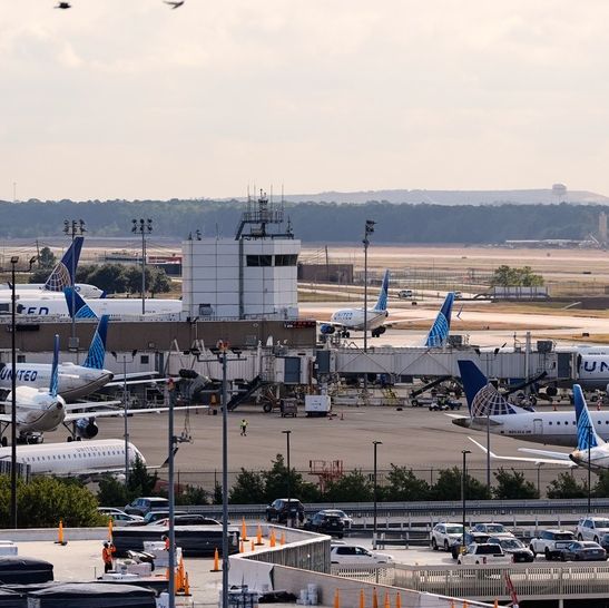 Αεροπορικός κολοσσός καταργεί θέσεις οικονομικής θέσης υπέρ ακριβότερων premium καμπινών