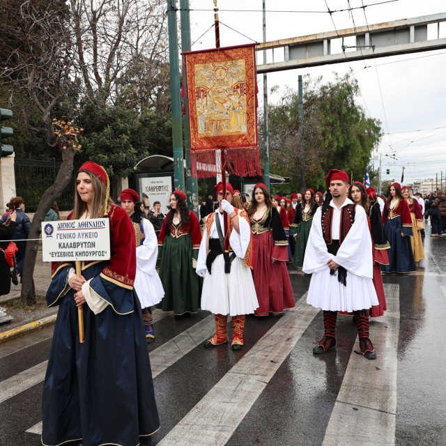 25η Μαρτίου: Μαθητική παρέλαση στο κέντρο της Αθήνας - Δείτε φωτογραφίες