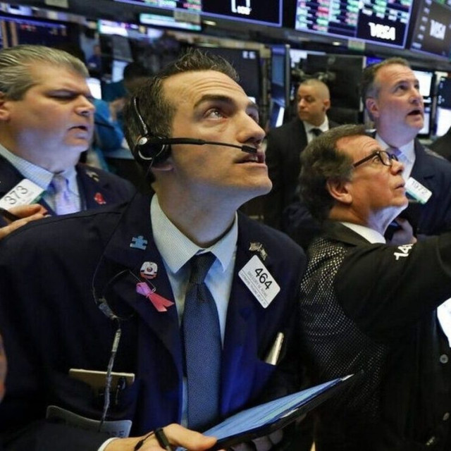 Πτώση στη Wall Street – Επέστρεψε η αβεβαιότητα στους επενδυτές