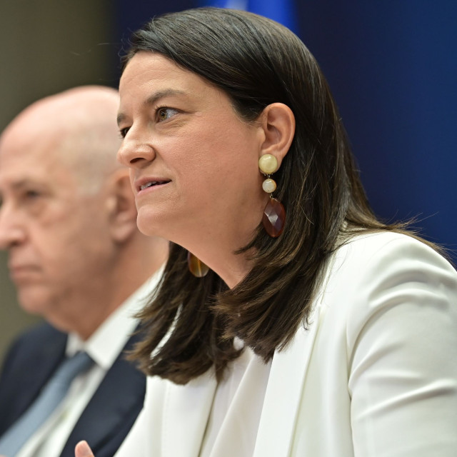 Κεραμέως: Πόσο ωφελούνται οι εργαζόμενοι με την αύξηση του κατώτατου μισθού στα €920 – Παραδείγματα