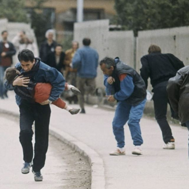Ανθρώπινα σαφάρι στο Σαράγεβο: Ελεύθερος σκοπευτής τα λέει όλα  - «Δεν είναι όπως στο πεδίο βολής»