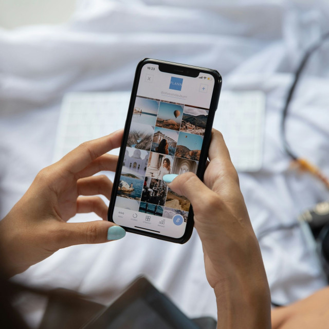 Μελέτη ανατρέπει βασική αντίληψη για τον χρόνο που περνάτε στο κινητό σας