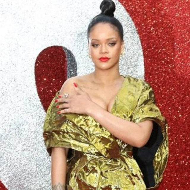 Η Ριάνα αλλάζει... εθνικότητα - Πώς θα ήταν αν είχε γεννηθεί σε άλλες χώρες