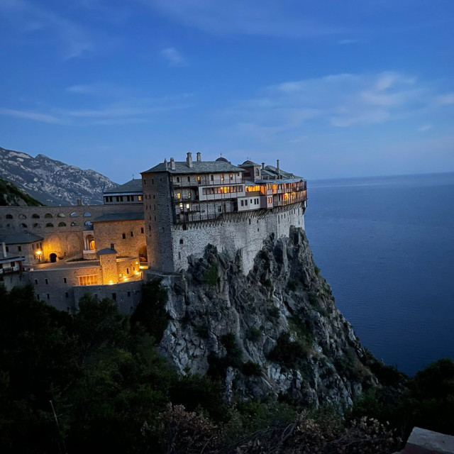 Παπαζάχος στο Newsbomb.gr για Άγιο Όρος: «Δύσκολη η κατάσταση - Θα συνεχιστούν οι δονήσεις»