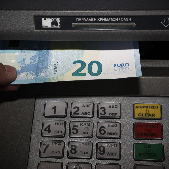 Εμπορικός Σύλλογος Πειραιά για κατώτατο μισθό: Επιβάρυνση 55–60 ευρώ μηνιαίως ανά εργαζόμενο