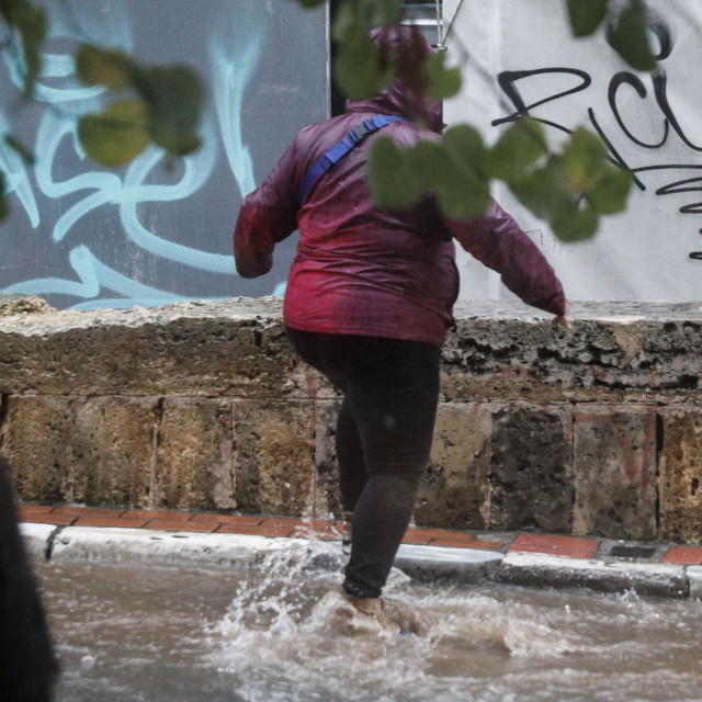 Καιρός: Βροχές, καταιγίδες και χιόνια σήμερα - Πού θα σημειωθούν