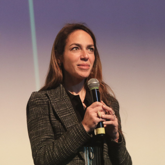 Μιχαηλίδου για Νταντάδες της Γειτονιάς: Έως €500 για κάθε μητέρα – Πότε ανοίγει η πλατφόρμα