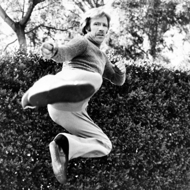 Όταν ο Τσακ Νόρις αψήφησε τον θάνατο: Υπέστη δύο σοβαρές καρδιακές προσβολές και γλίτωσε