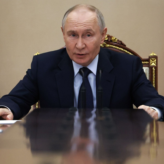 Κρεμλίνο: Διέψευσε ότι ο Πούτιν ζήτησε από Ρώσους ολιγάρχες χρηματοδότηση για τον πόλεμο